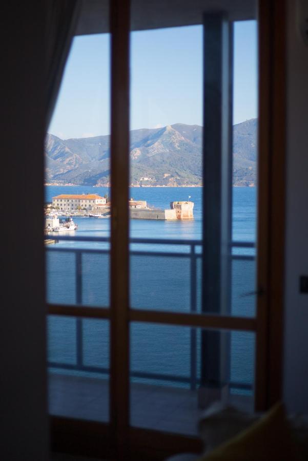 B & B La Terrazza Sul Mare Portoferraio Exterior foto